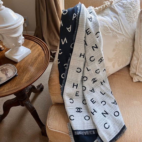 Authentic Chanel scarf two sided. Very beautiful and unique. - Picture 3 of 15